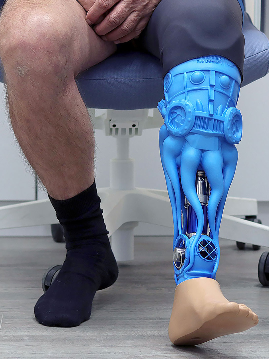 A German prosthetics company employs Artec Eva, Artec Studio, and Geomagic Freeform to create a bespoke, maritime-themed lower-leg prosthesis, also equipped for swimming and diving.