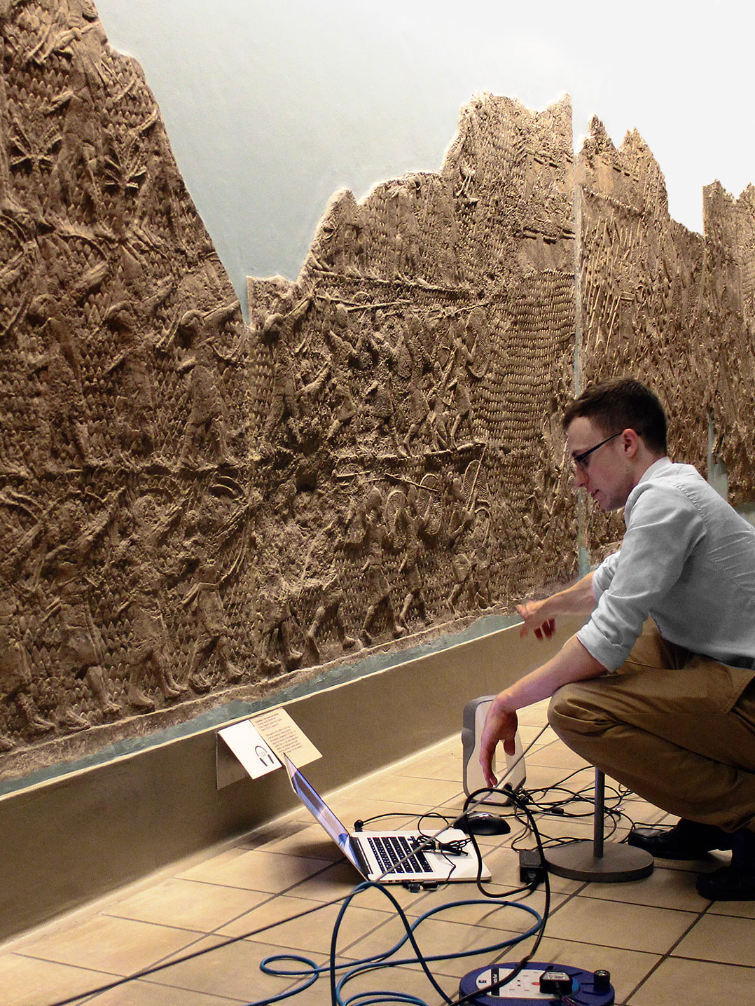 Das British Museum erfasst seiine assyrische Reliefsammlung mit Artec 3D