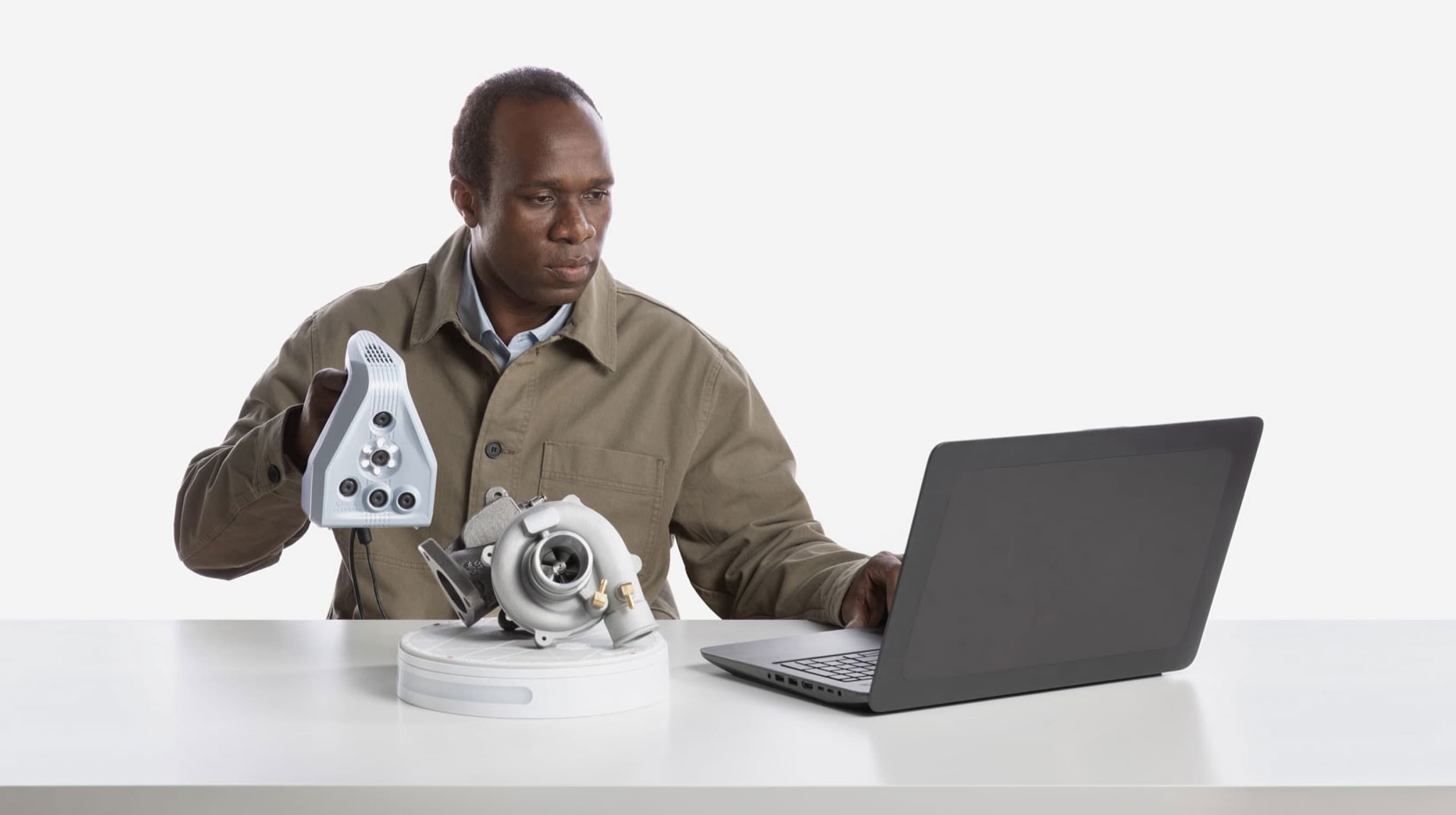 Step 1: Capturing an object with one or multiple Artec 3D scanners